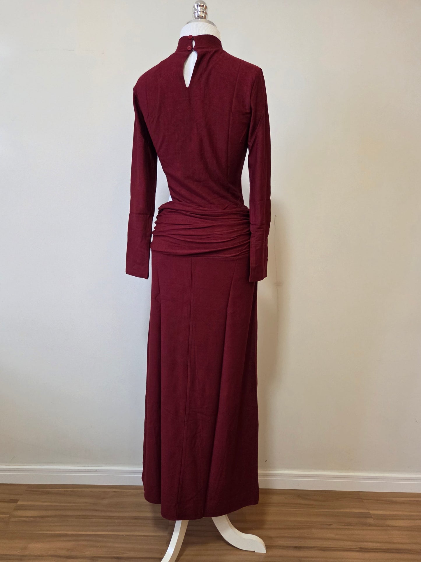 Vestido Farm Manga Comprida Vinho Assimétrico Golinha