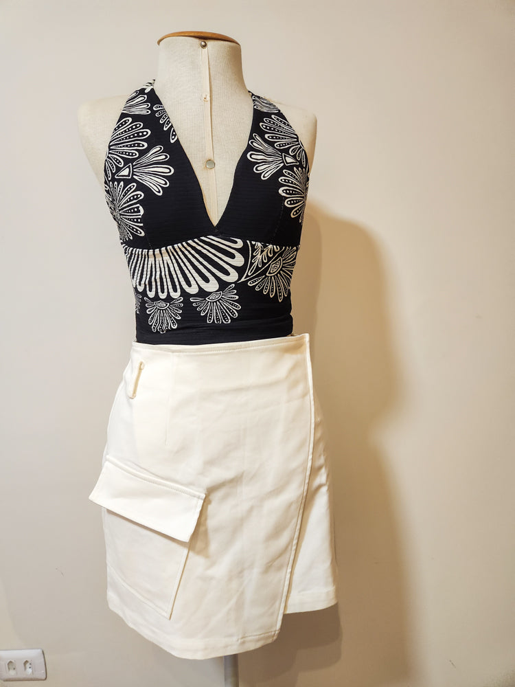 Blusinha Farm Frente Única Preto e Branco