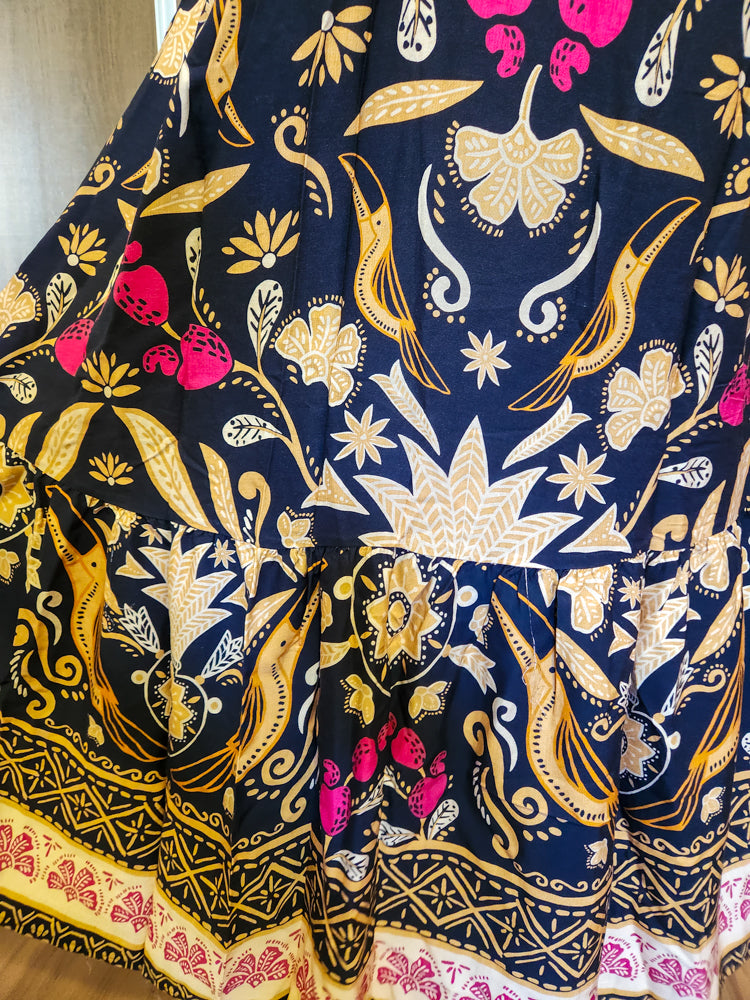 Vestido JMS Estampado Floral e Tucanos Fundo Preto