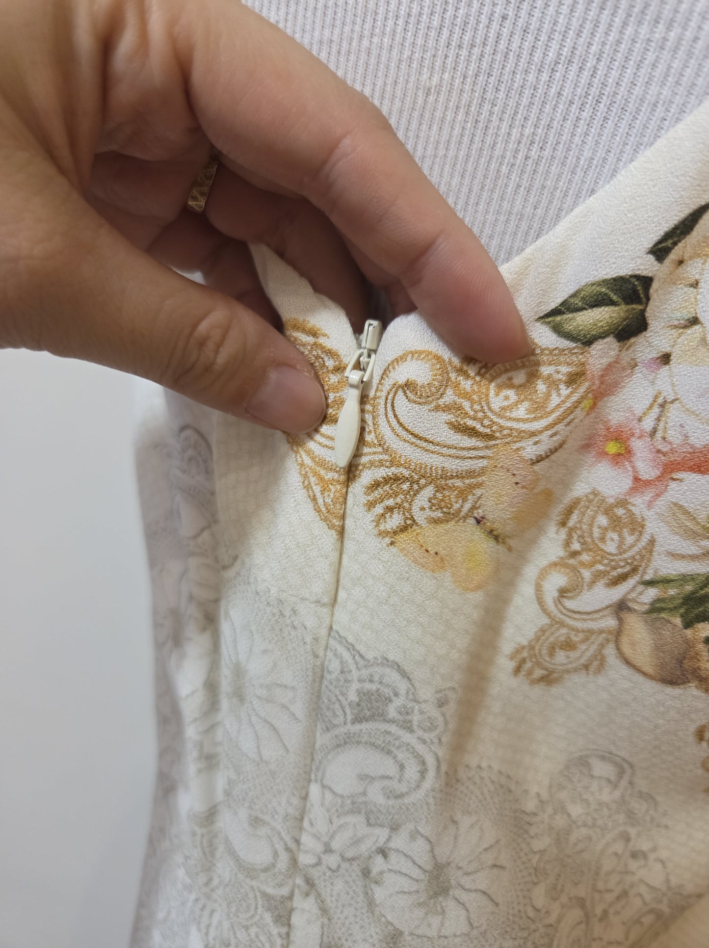 Vestido Farm Floral Creme e Branco