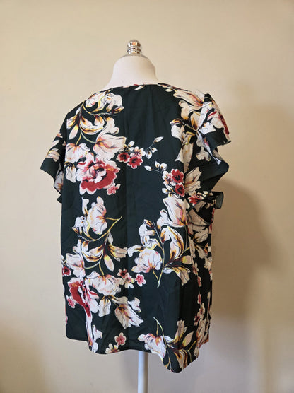 Blusinha Shein Floral com Fundo Verde