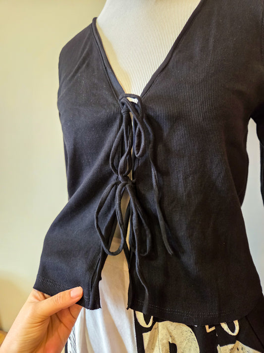 Blusa Farm Preto Liso com Amarração Frontal