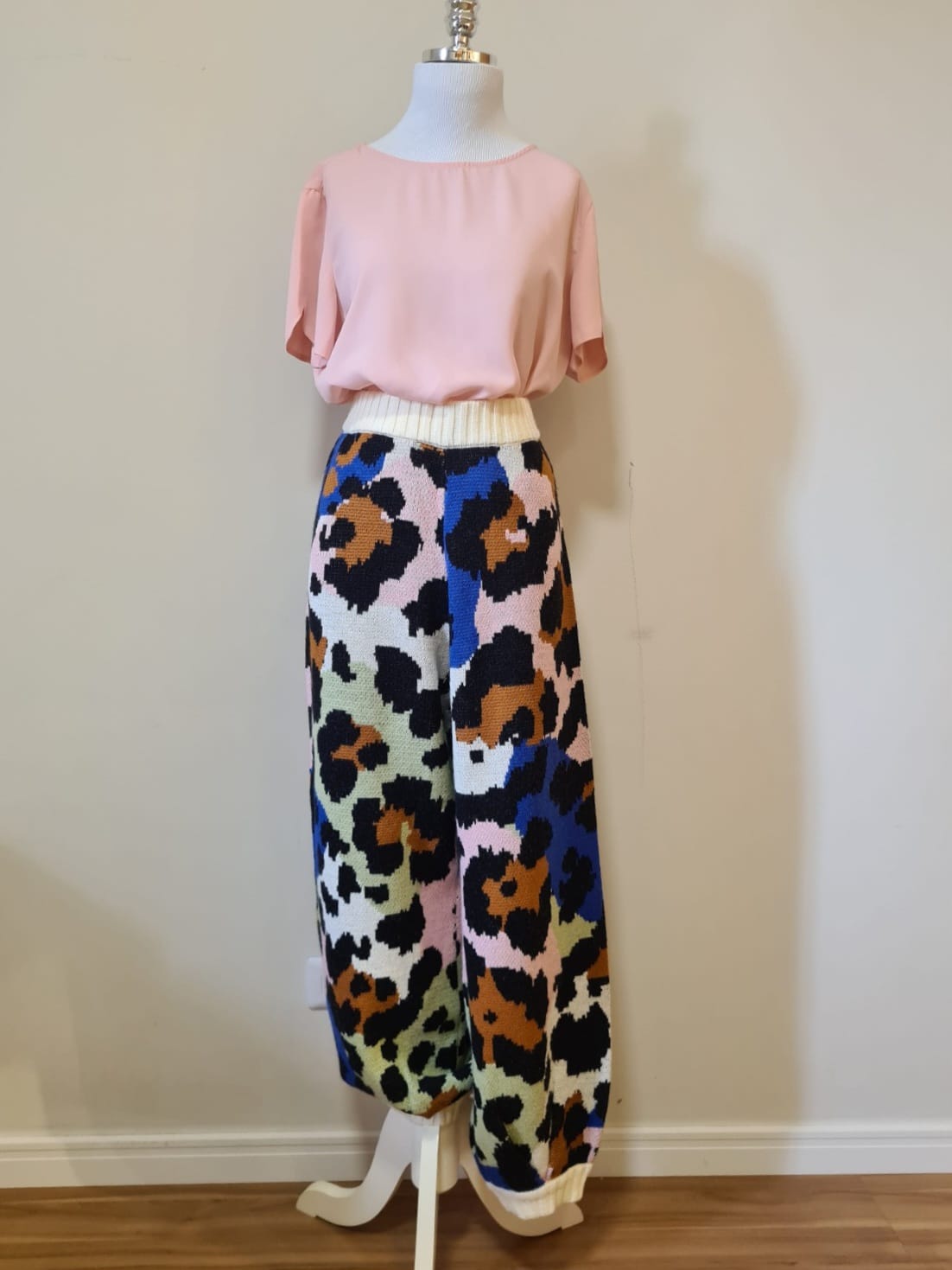 Calça Farm Tricô Leopardo Multicoloridos