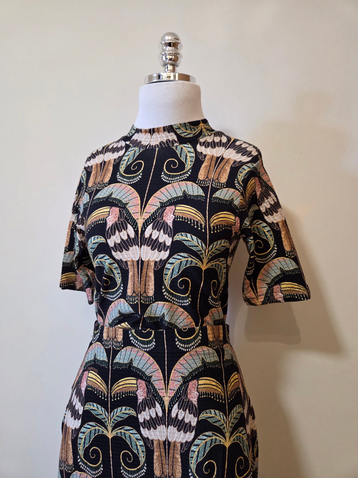 Conjunto Farm Blusinha e Saia Tucano Real