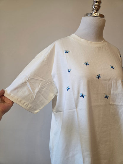 Camiseta Yellon Borboletas Azuis Bordadas