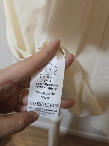 Camiseta Farm Rosa Vermelha Fundo Bege