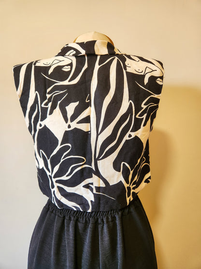 Colete Farm Preto e Branco Floral