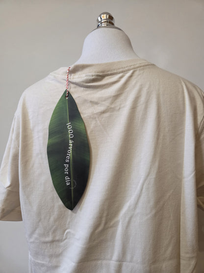 Camiseta Farm Fit Cadeira Fundo Bege