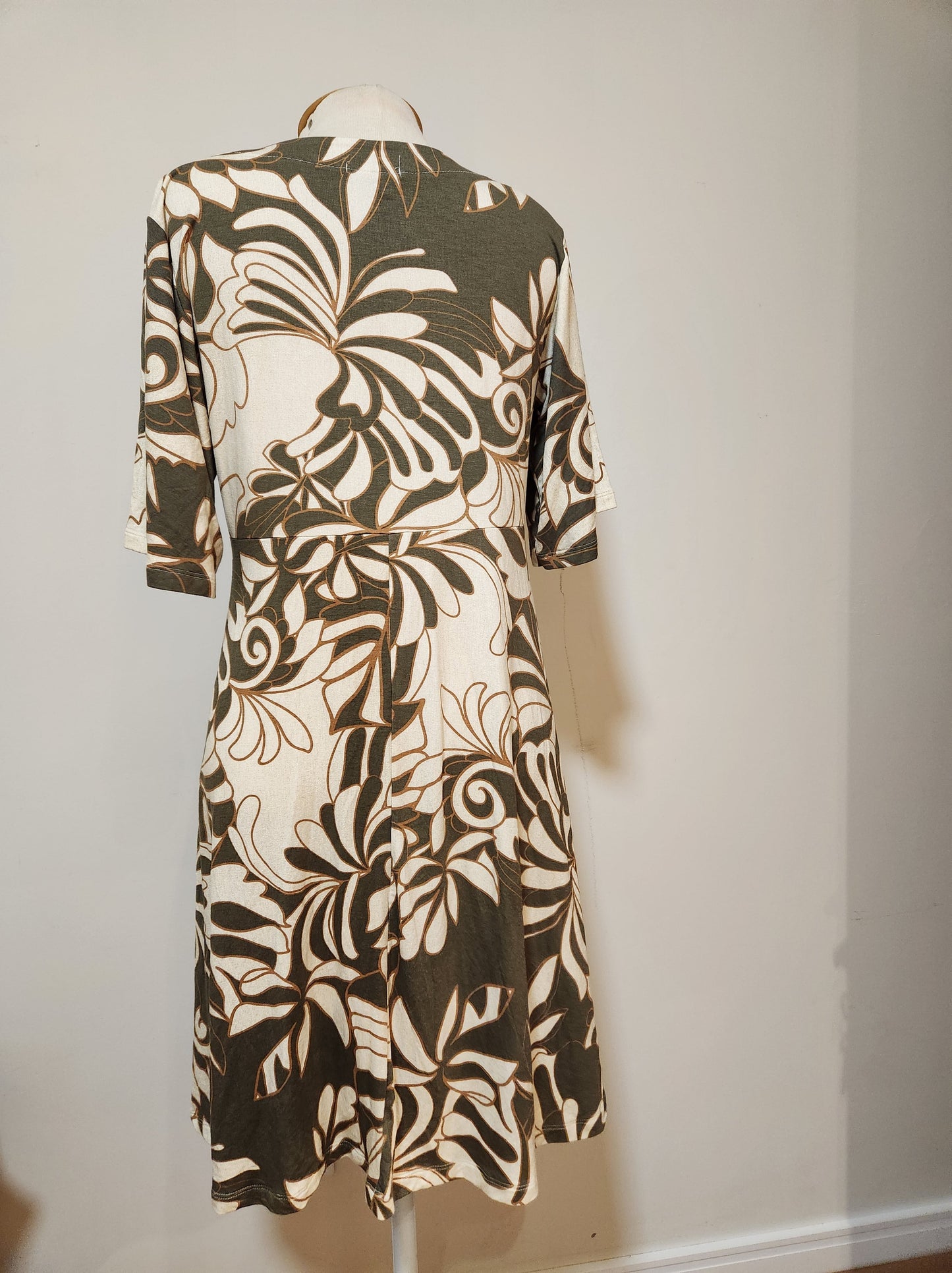 Vestido Zinzane Curto Floral Verde