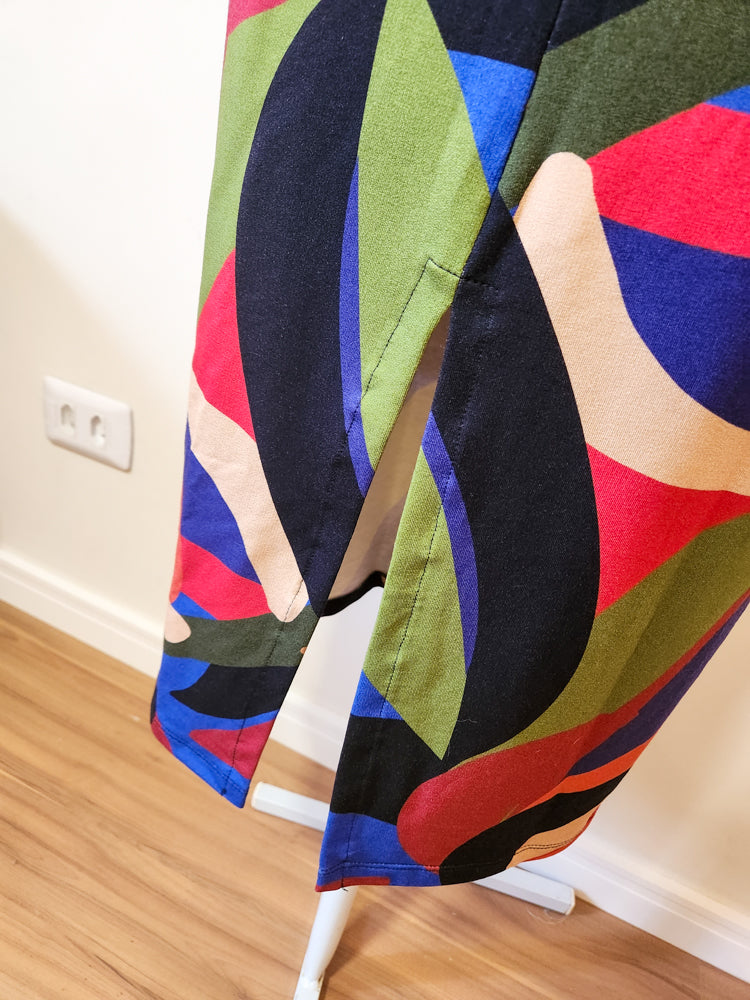 Conjunto Farm Blusa e Saia Lápis Estampa Abstrata
