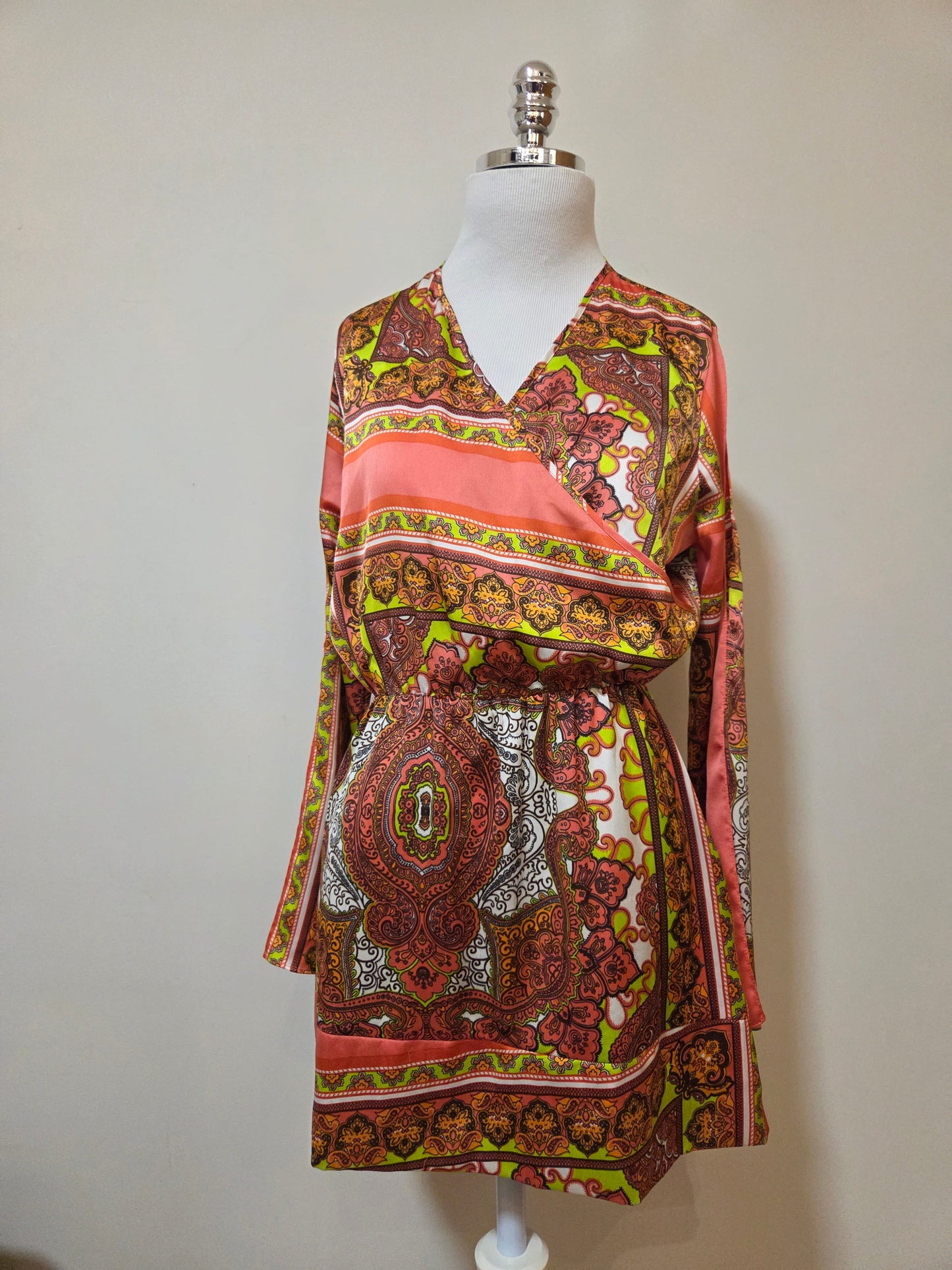 Blusinha TVZ Estampada Floral e Listras | Ombros Vazados