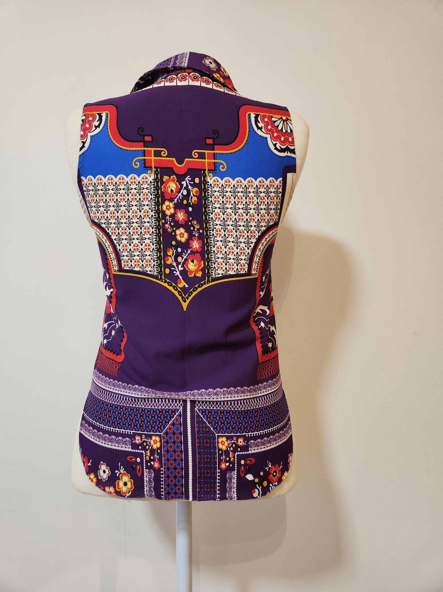 Blusinha Farm Lenço e Floral Roxo