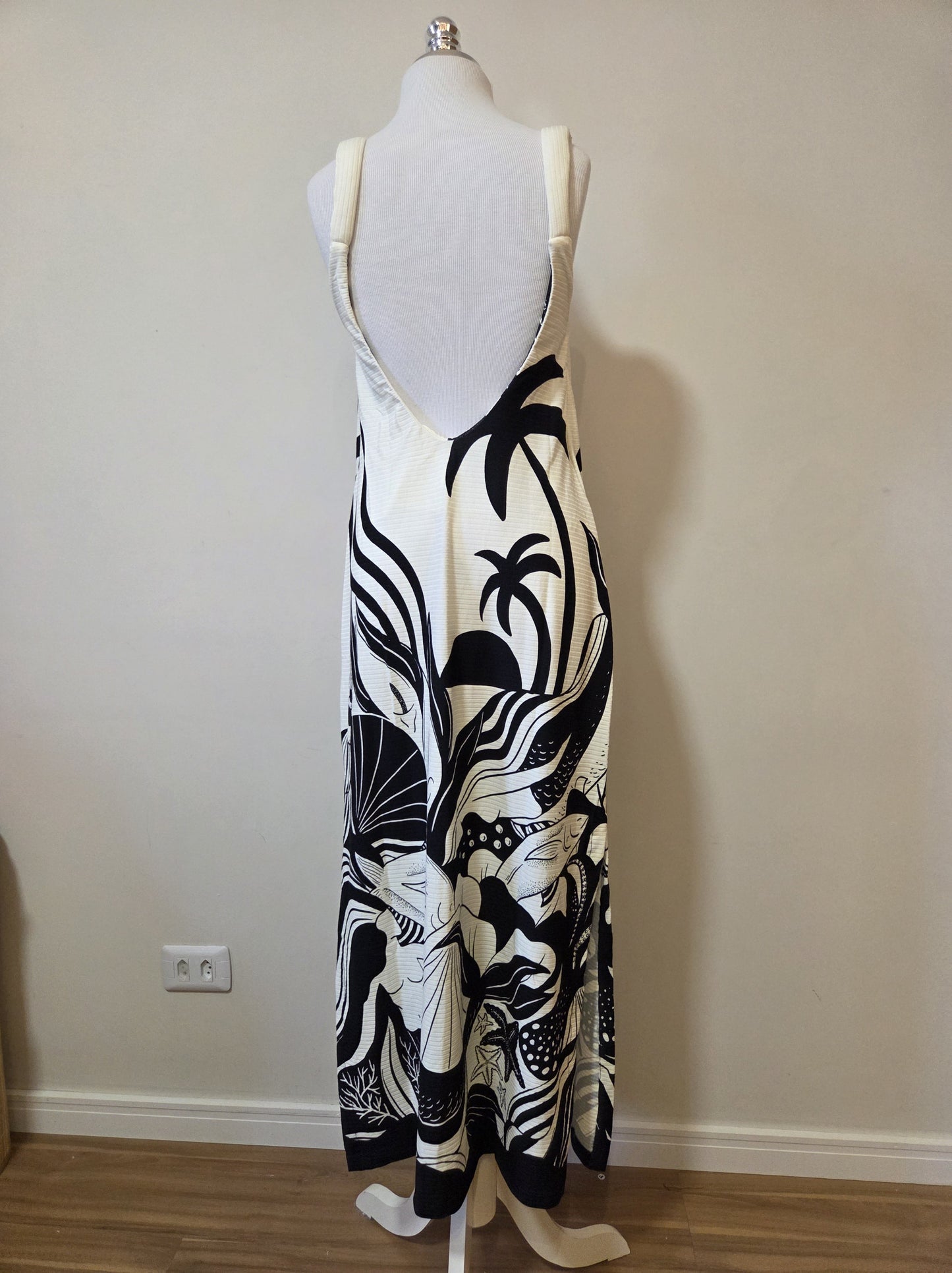 Vestido Farm Festa do Mar Preto e Off