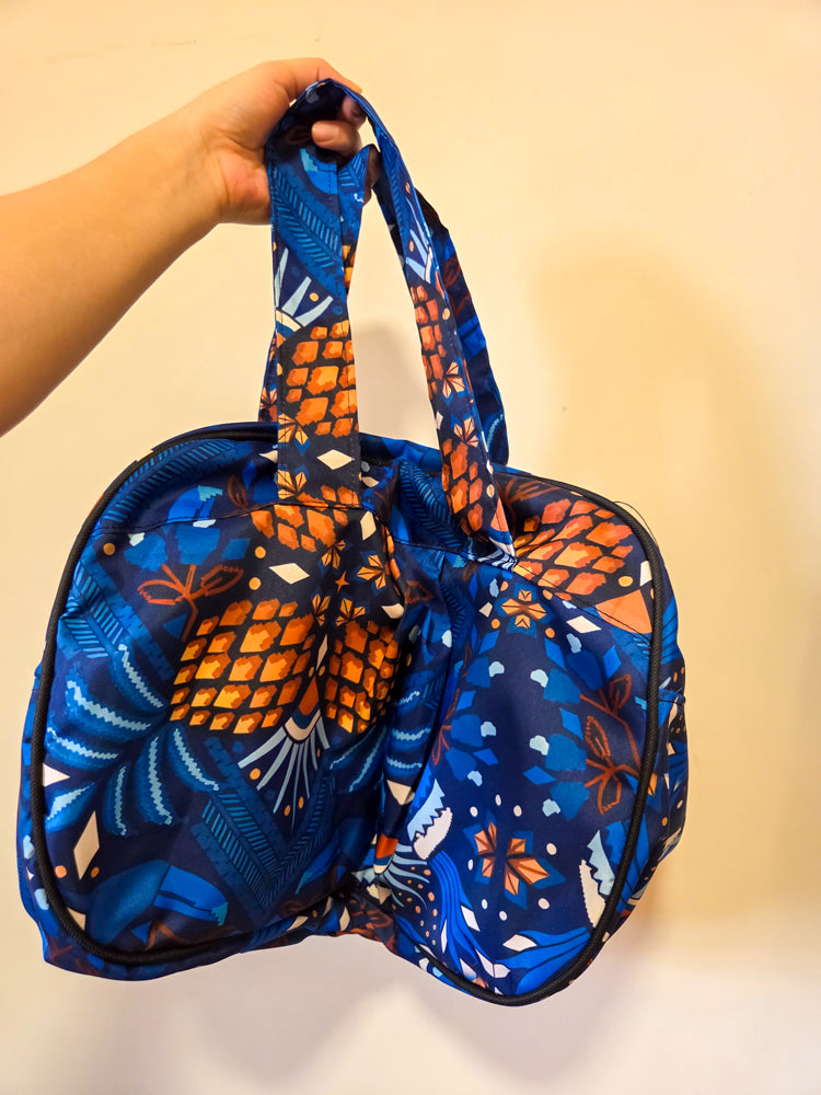 Mala Farm Me Leva Azul com Abacaxis