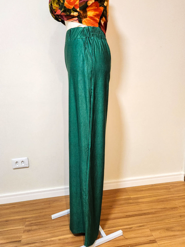 Calça Pantalona Verde com Listra Fina Preta