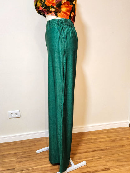Calça Pantalona Verde com Listra Fina Preta