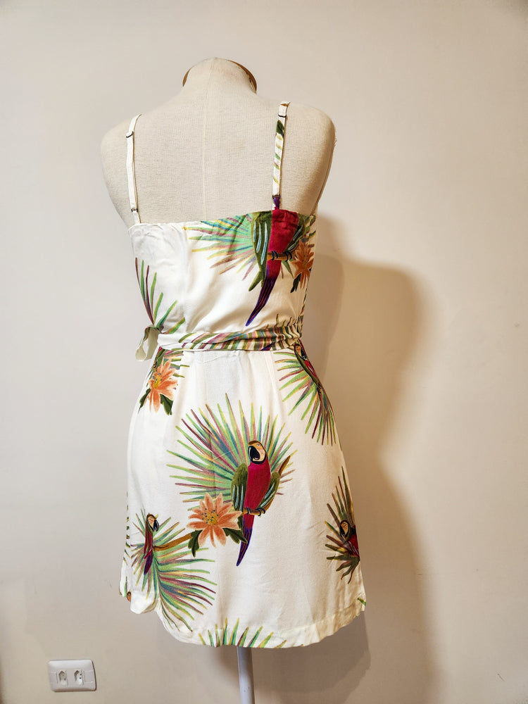 Vestido Farm Curto Amor de Arara Transpassado
