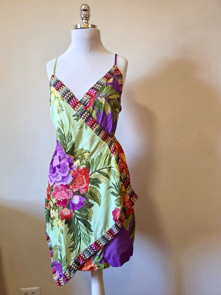 Vestido Farm Curto Bouquet de Verão Roxo