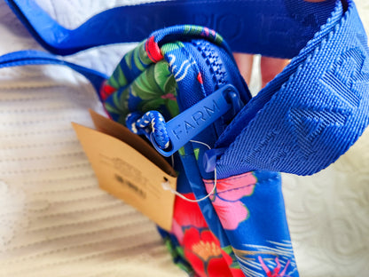 Bolsa Farm Fervo Azul com Floral Vermelho