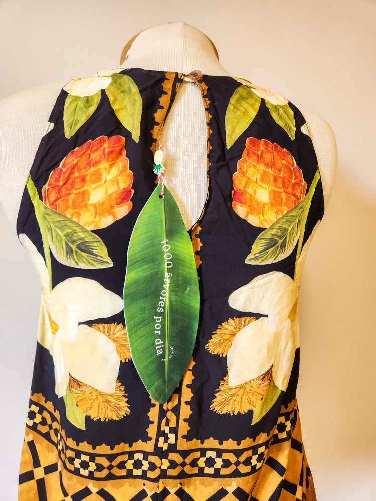 Regata Farm Floral Laranja e Creme Fundo Preto