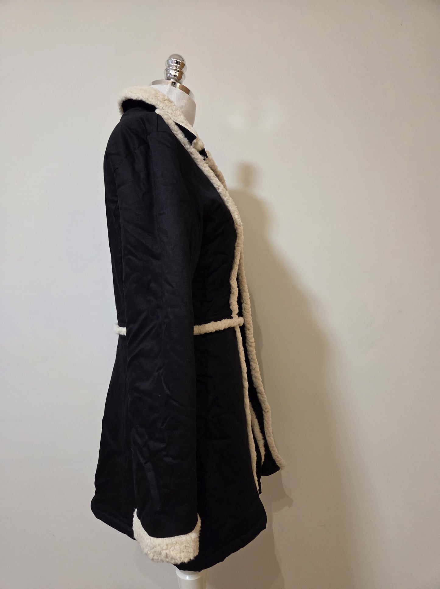Casaco Guess Preto Sherpa