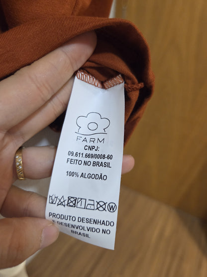 Camiseta Farm Tucano e Arara Fundo Marrom