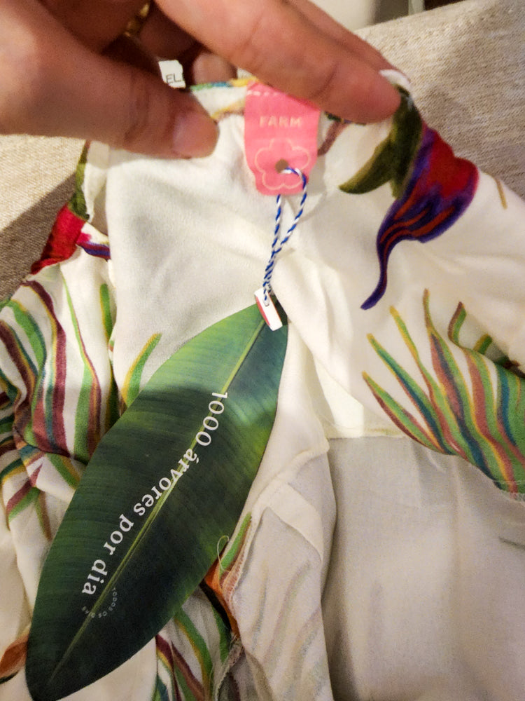 Vestido Farm Curto Amor de Arara Transpassado