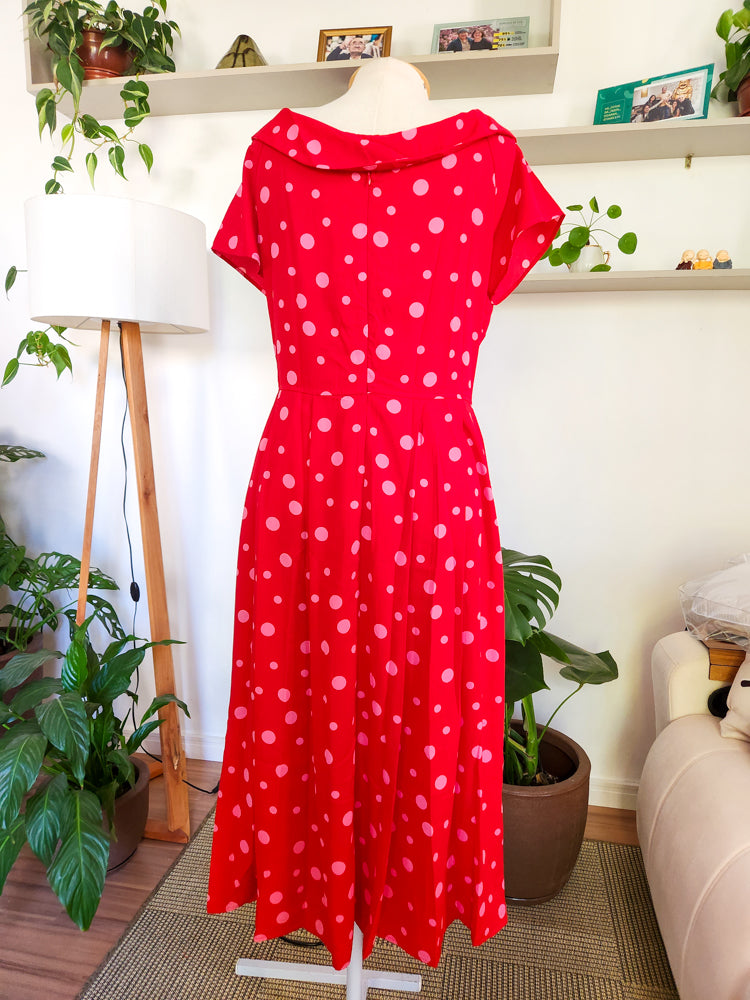 Vestido Antix Midi Vermelho e Poás Rosa