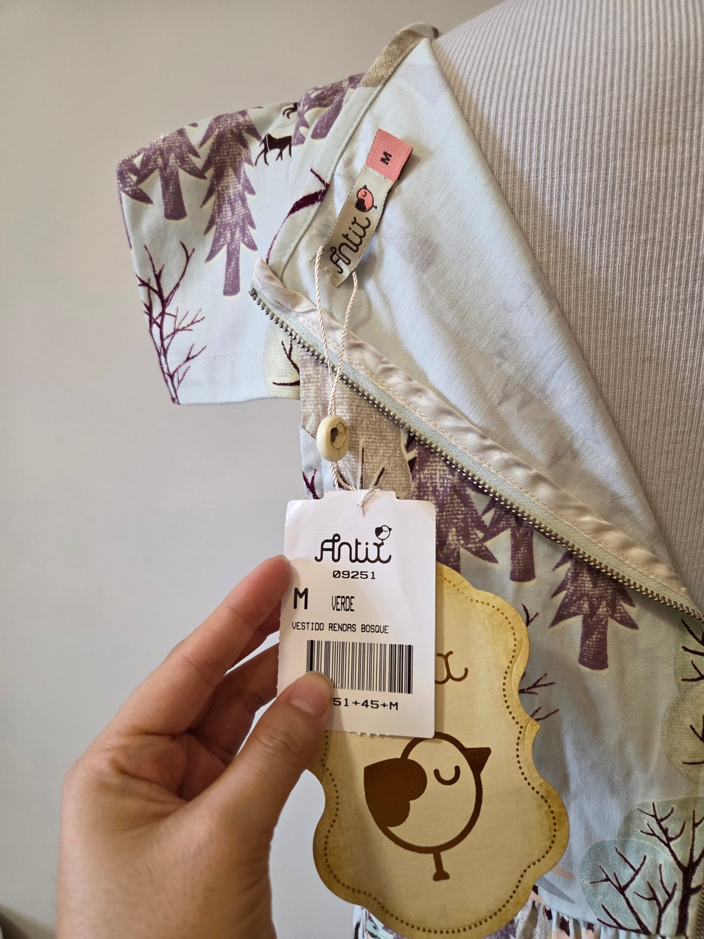 Vestido Antix Curto Estampa Renda Bosque