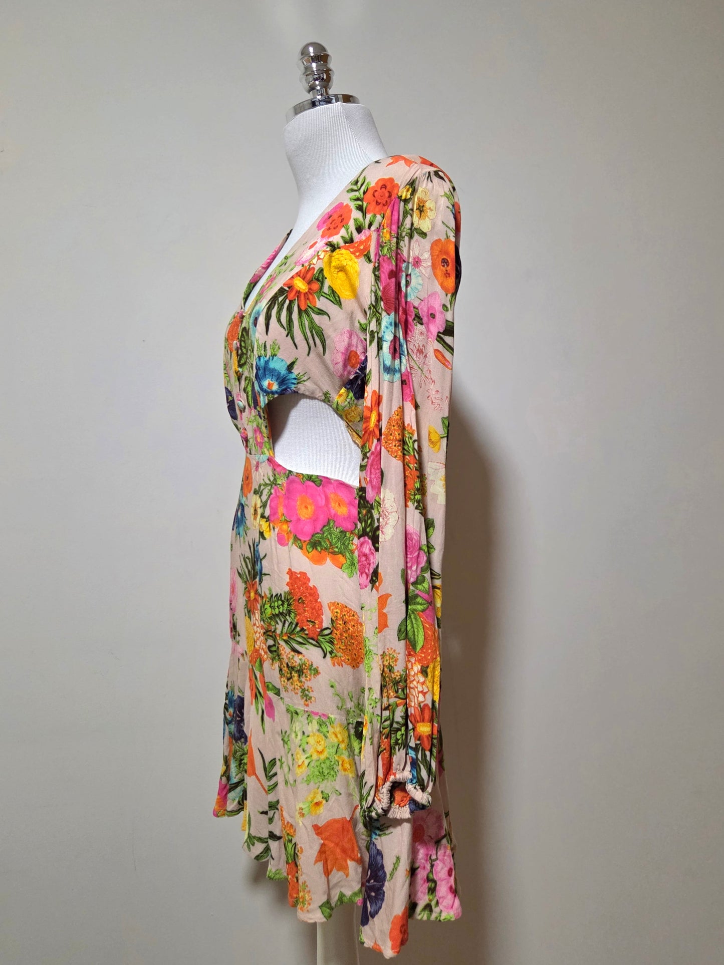 Vestido Farm Curto Floral Manga Comprida