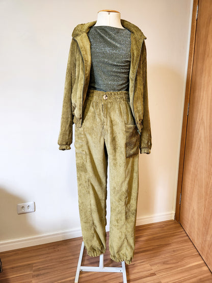 Conjunto JMS Blusa e Calça Veludo Verde Musgo
