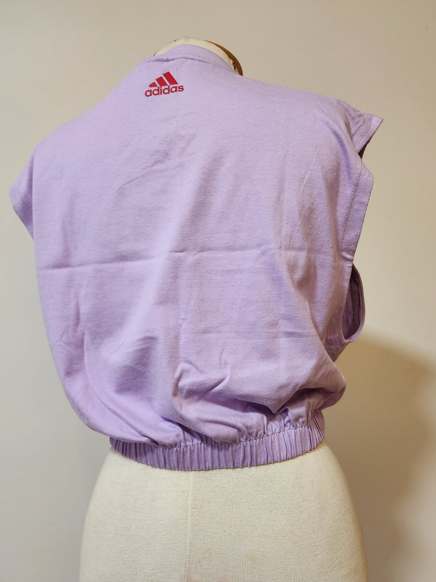 Blusinha Farm Adidas Lilás - Modelo Cropped