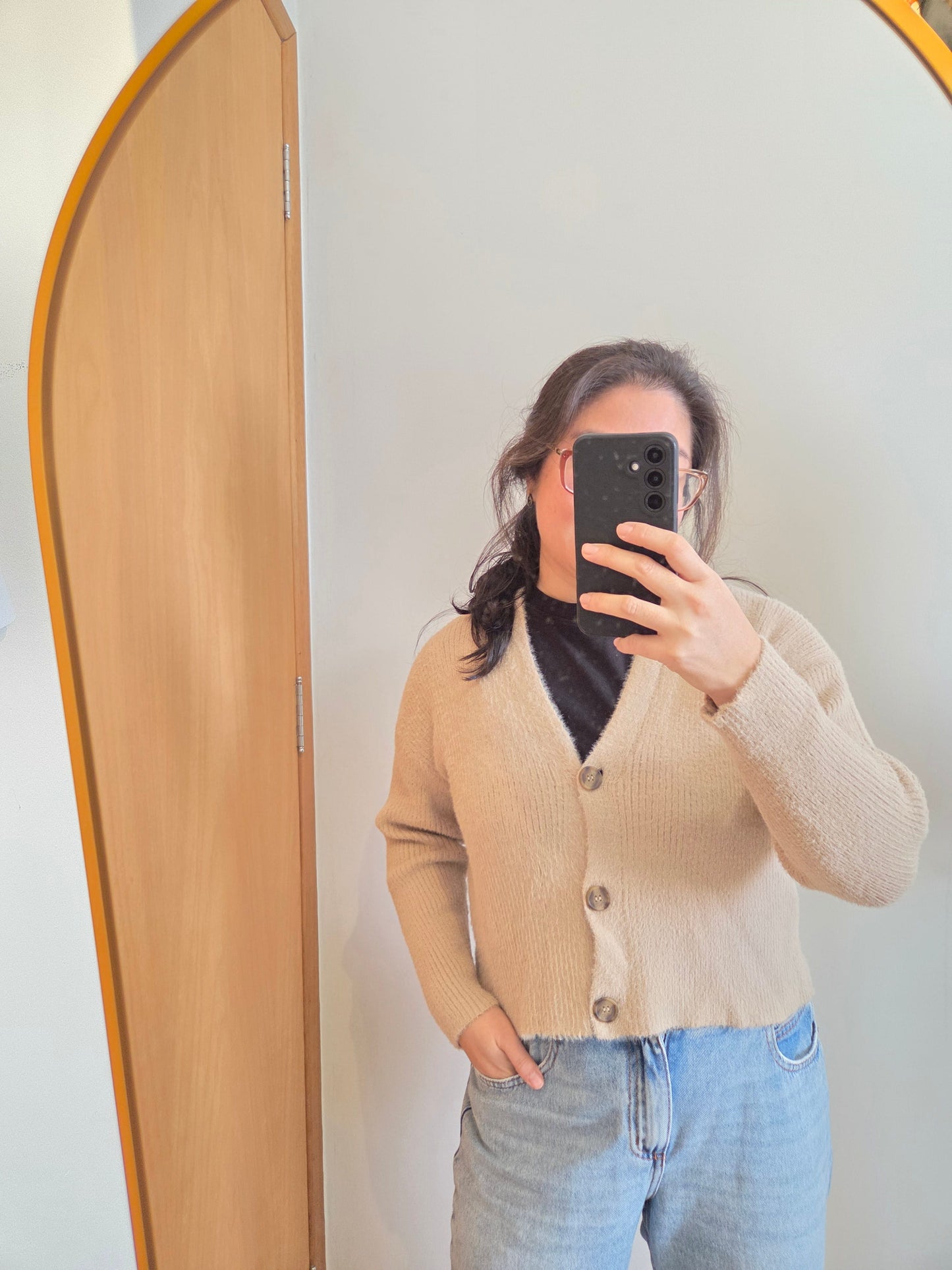 Cardigan Youcom Cropped de Tricô Pelinho Caqui