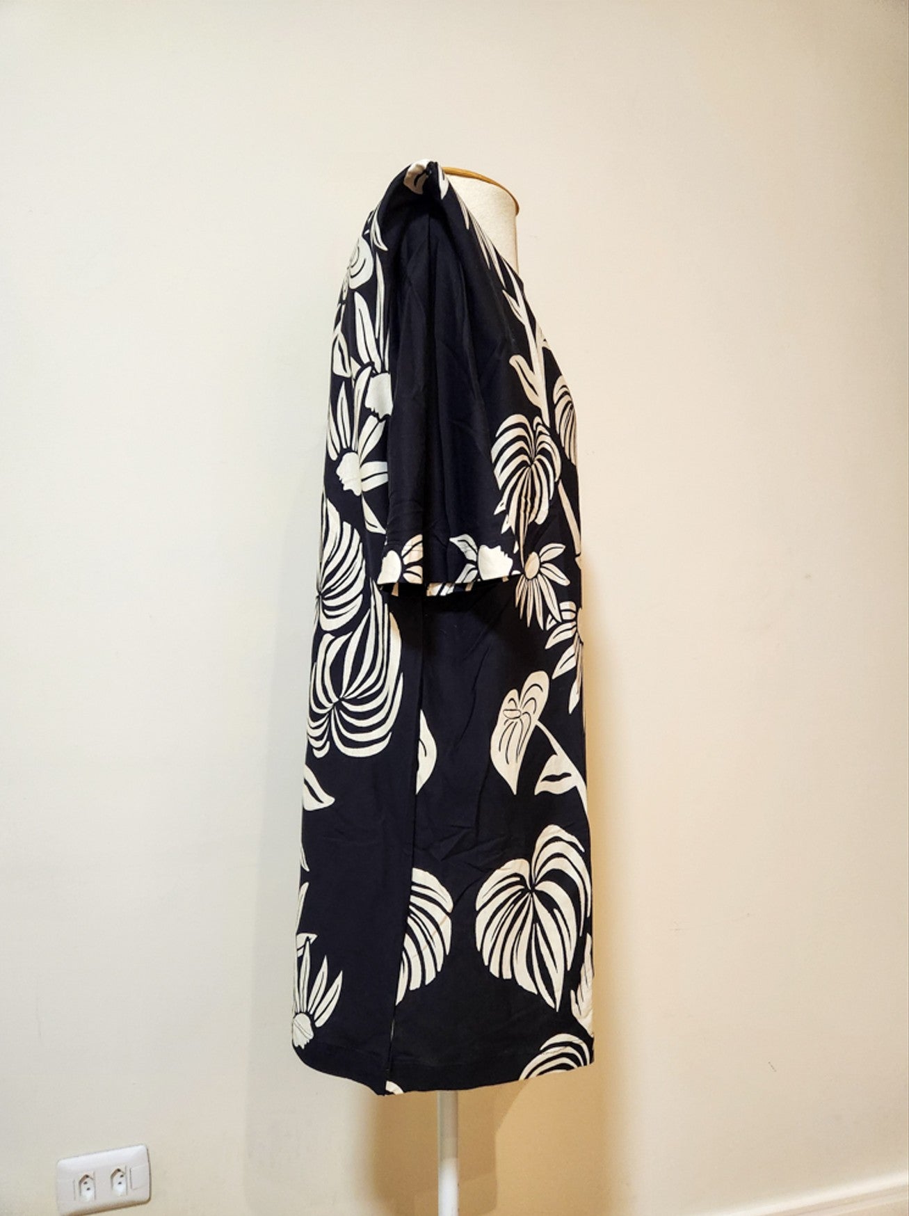 Vestido Farm Curto Tropical Surreal