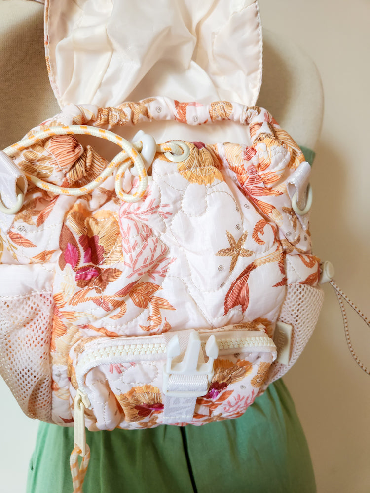 Mochila Farm Pipoquinha Puffer Floral Claro