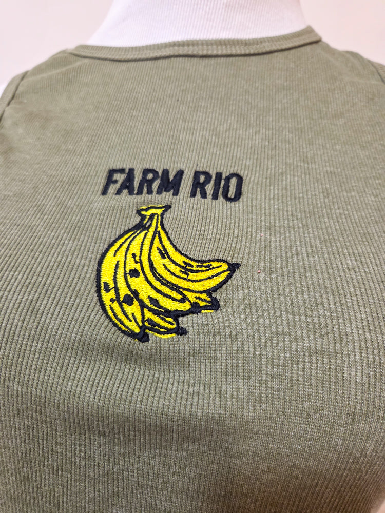 Regata Farm Verde Oliva Canelada com Bordado de Banana