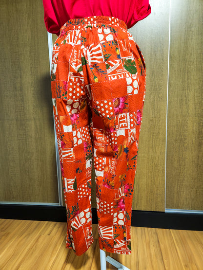 Calça Farm Cenoura Estampa Vermelha