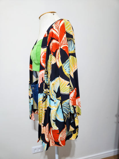Kimono Farm Folhagens Verde e Vermelho Fundo Preto