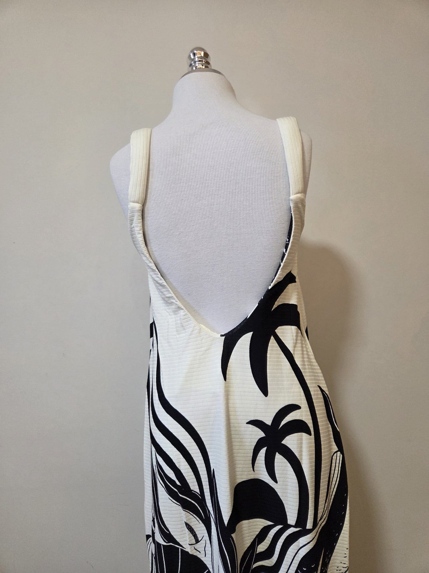 Vestido Farm Festa do Mar Preto e Off