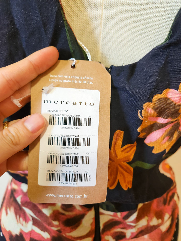Macacão Mercatto Floral com fundo Preto
