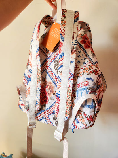 Mochila Farm Estampa Floral - Linha Me Leva
