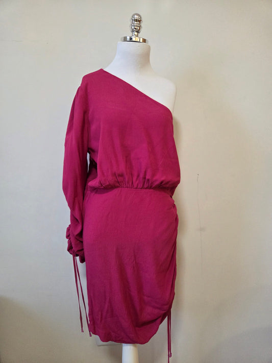 Vestido Farm Curto Franzido Ombro Só Rosa Klim