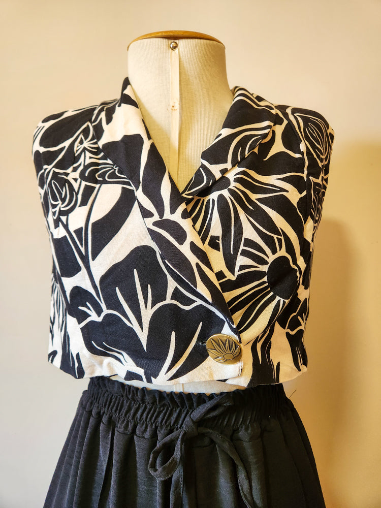 Colete Farm Preto e Branco Floral