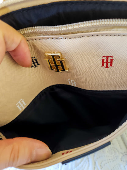 Bolsa Tommy Hilfiger Estampada com Creme