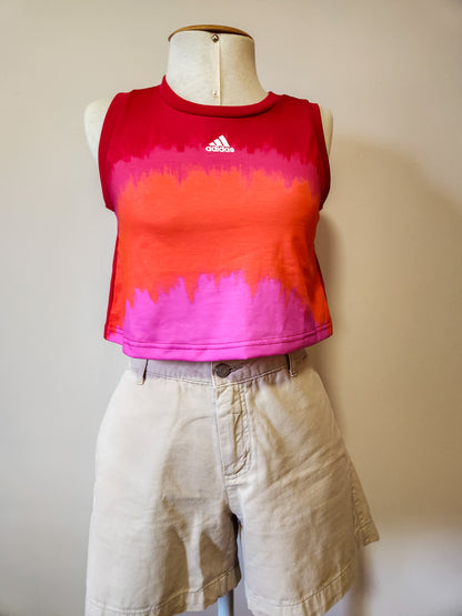 Blusinha Farm Adidas Tie Dye Vermelha - Modelo Cropped