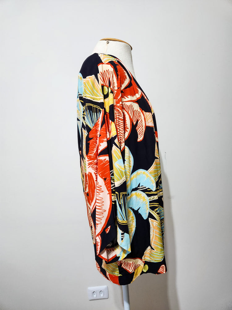 Kimono Farm Folhagens Verde e Vermelho Fundo Preto