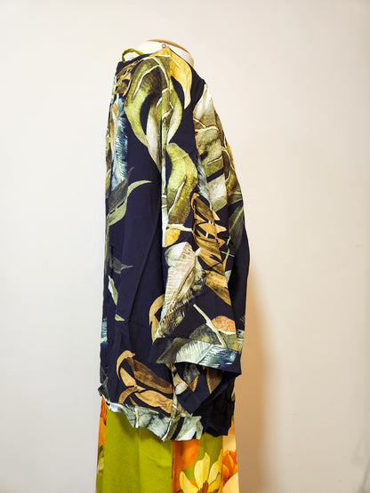 Kimono Farm Folhagens Verdes e Fundo Preto