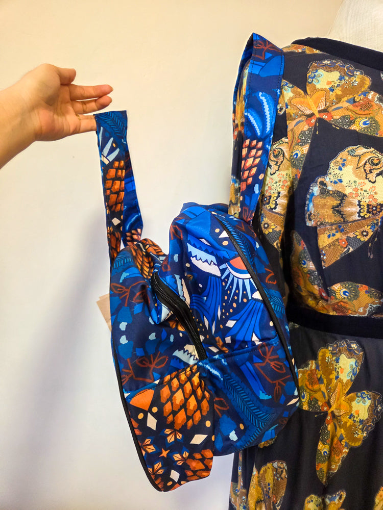 Mala Farm Me Leva Azul com Abacaxis