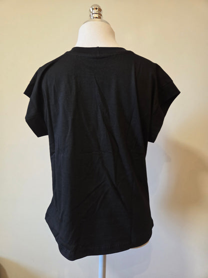 Camiseta Yellon Muscle Abelhas Bordadas Fundo Preto