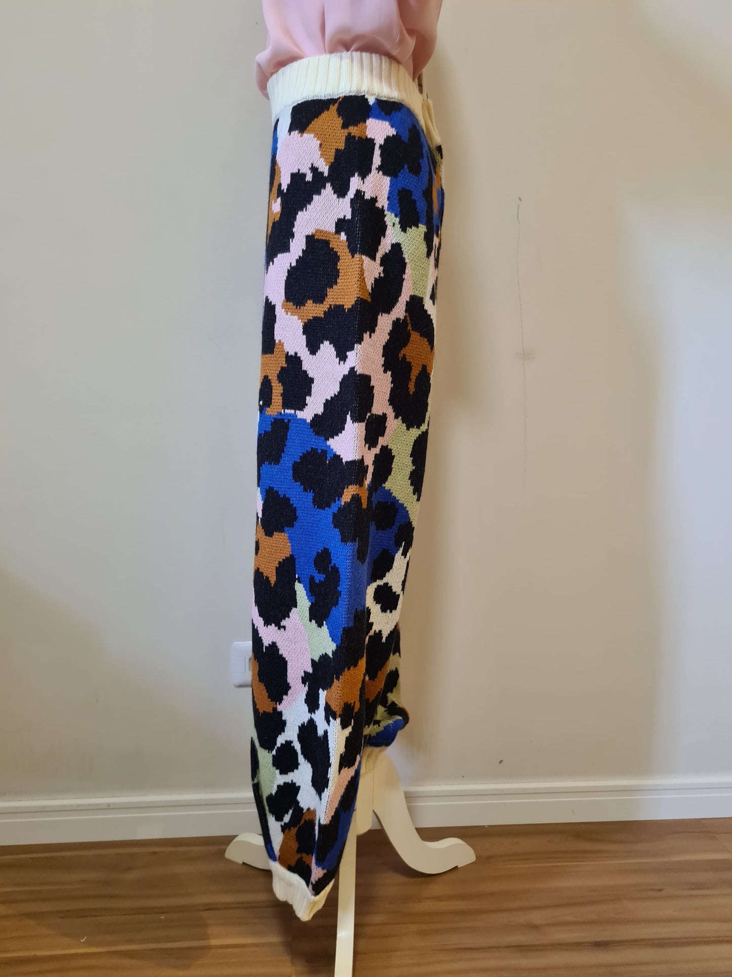 Calça Farm Tricô Leopardo Multicoloridos